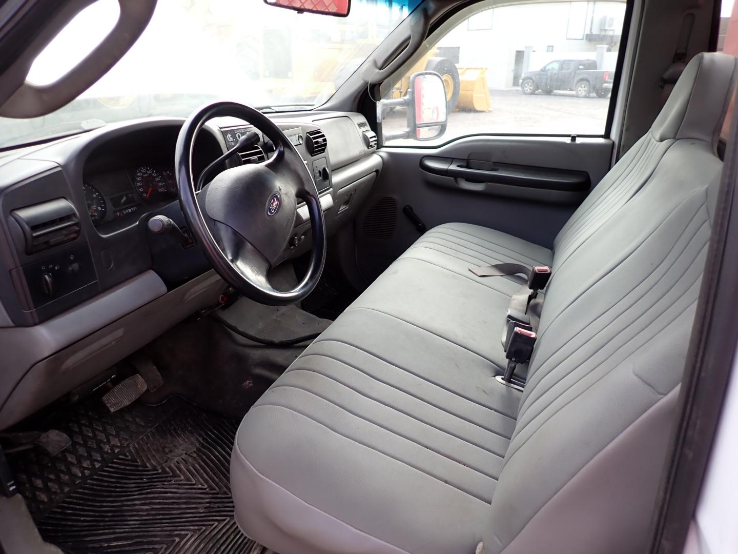 ./imagenes/INVOICE/2019/15763/CAMIONETA DE SERVICIO  FORD_F550 (1).JPG